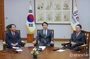 김진태 강원도지사, 김시성 의장, 신경호 교육감 회동… 도민 안정적 일상과 민생경제 회복에 공동 협력 약속