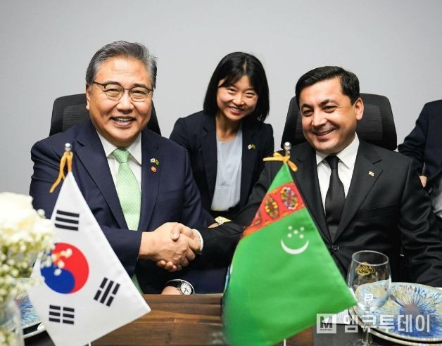 박진 외교부장관, 투르크메니스탄 건설·산업 부총리 면담