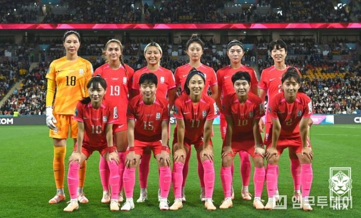 작년 8월 열린 여자월드컵 독일과의 조별리그 최종전에 선발 출전한 여자대표팀 11명의 모습.