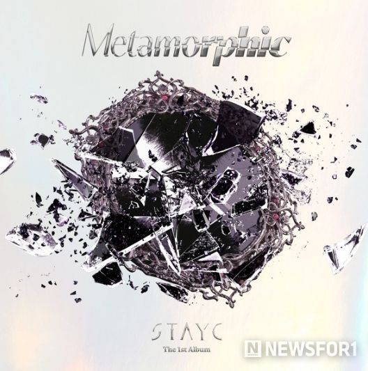 첫 정규앨범 'Metamorphic'