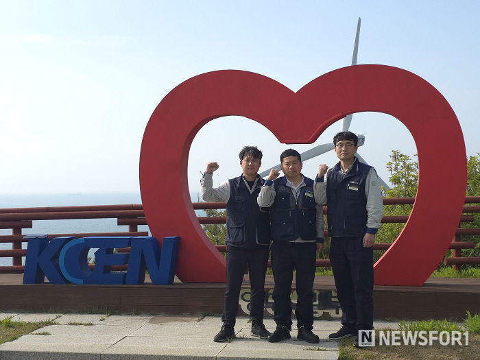 (좌측부터) 최동규 수석부위원장, 박영식 지부위원장, 이호진 사무장
