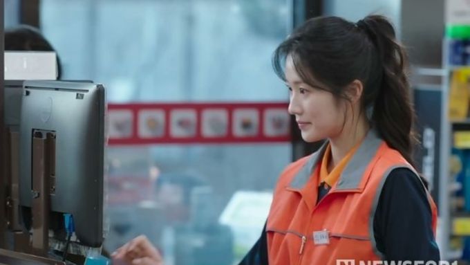 [SBS 오늘부터 인간입니다만] ‘인간’ 김혜윤의 첫 아르바이트 도전기 도력도 돈도 잃은 구미호, 생계형(?) 알바생으로 변신