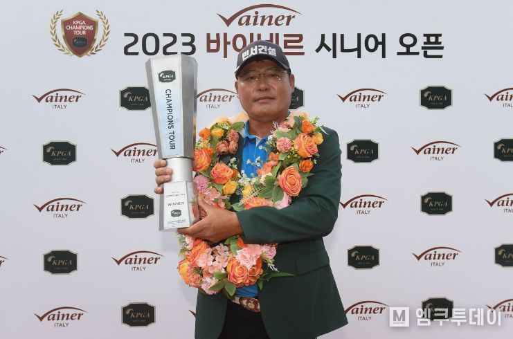 문충환, ‘2023 바이네르 시니어 오픈’서 정상